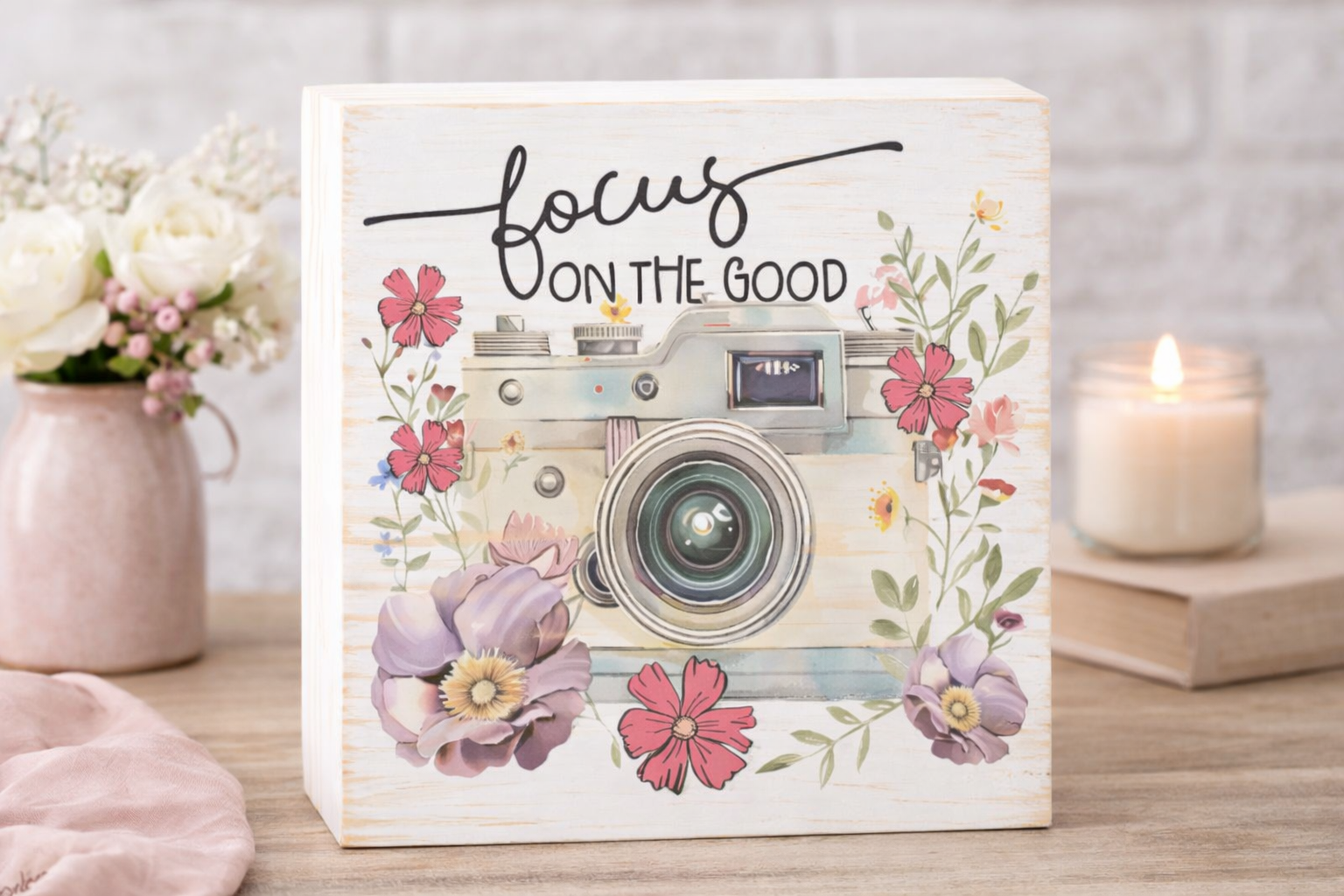 Focus on the Good Wooden Box Sign – Vintage Floral Camera Décor